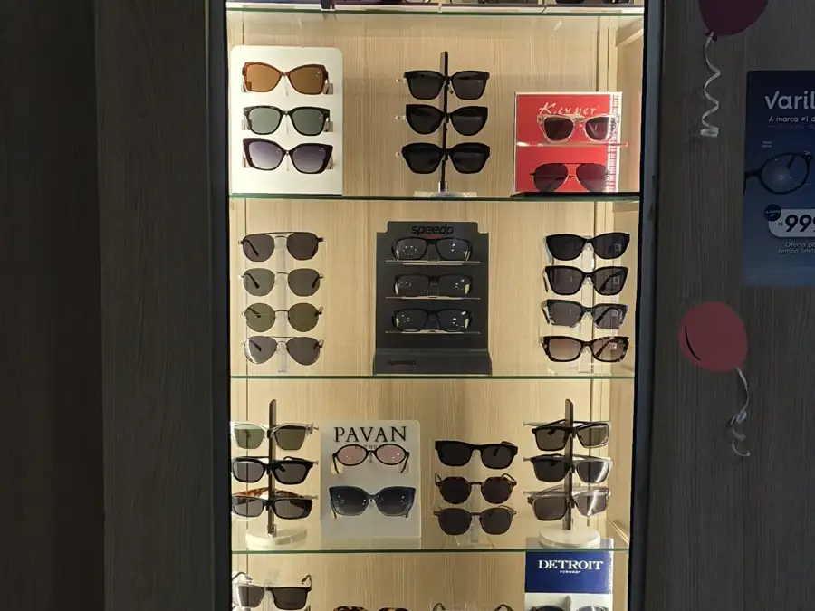 Vitrine de óculos de sol